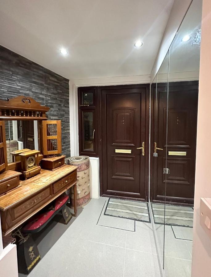 London Charm - Comfortable Room In Spacious House Екстериор снимка
