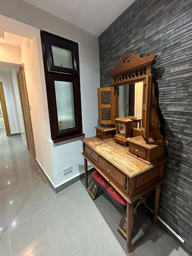 London Charm - Comfortable Room In Spacious House Екстериор снимка