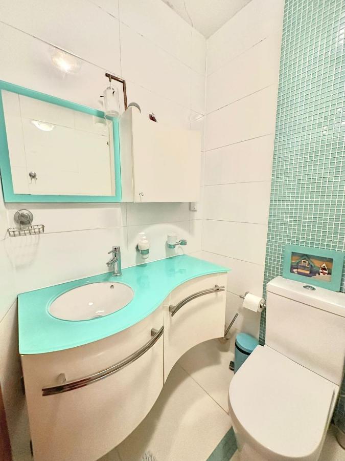 London Charm - Comfortable Room In Spacious House Екстериор снимка